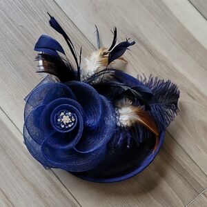 Elegant Navy Fascinator with Feathers